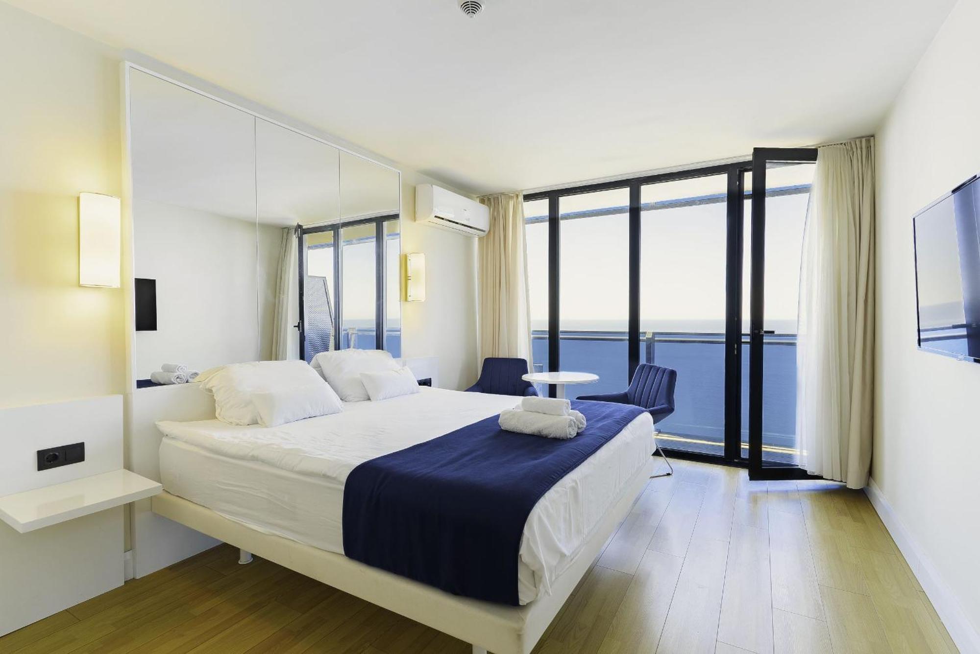 Orbi City Hotel With Sea View Батуми Екстериор снимка