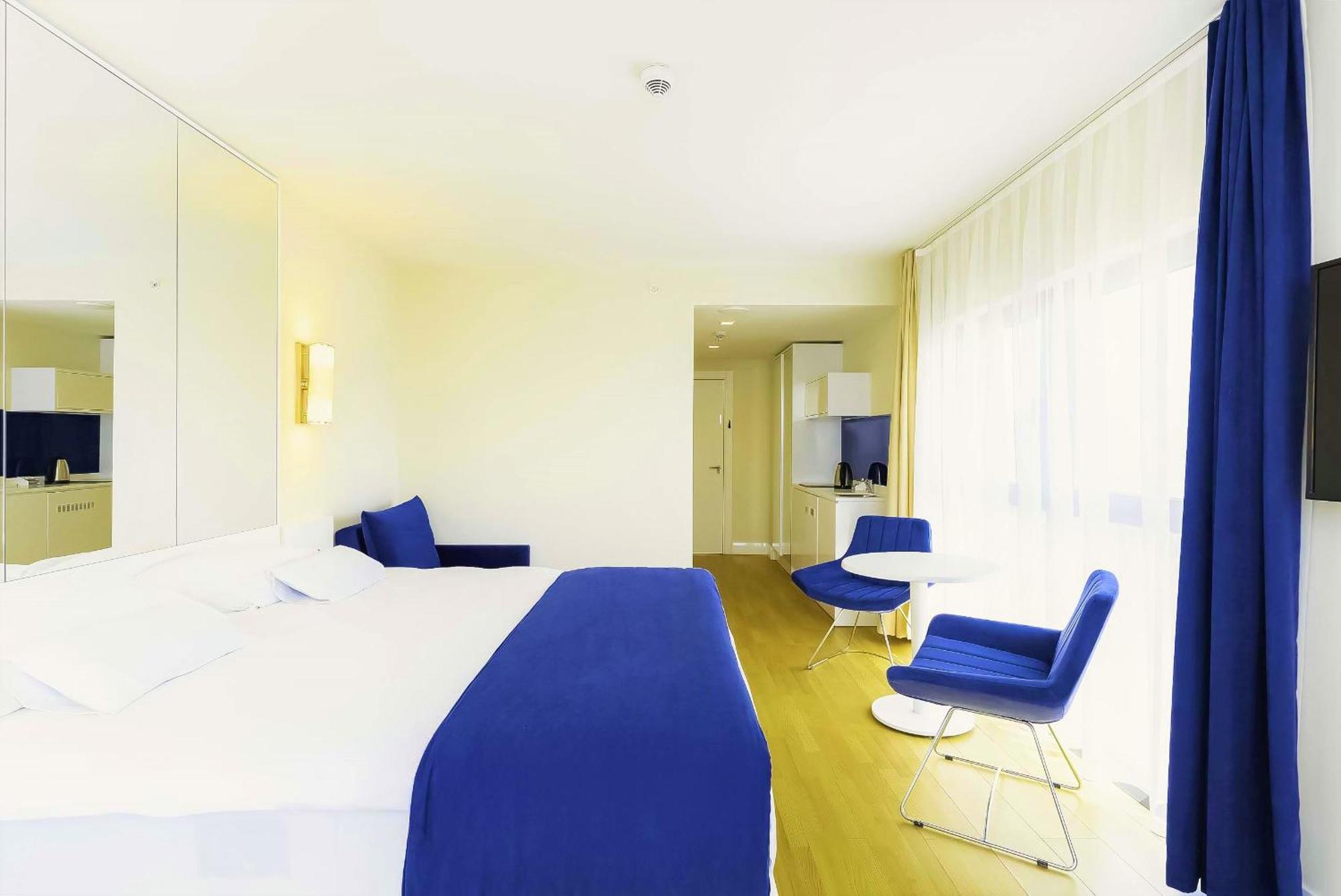 Orbi City Hotel With Sea View Батуми Екстериор снимка