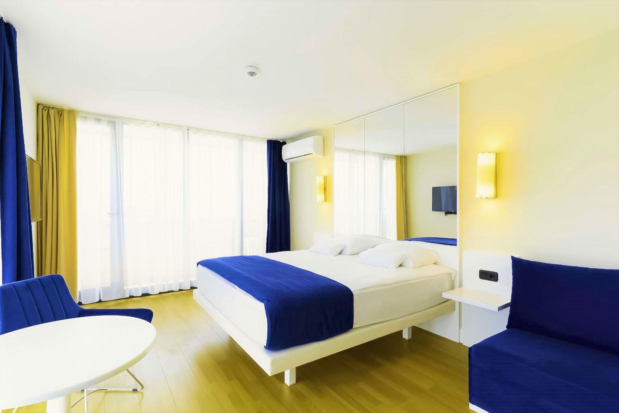 Orbi City Hotel With Sea View Батуми Екстериор снимка